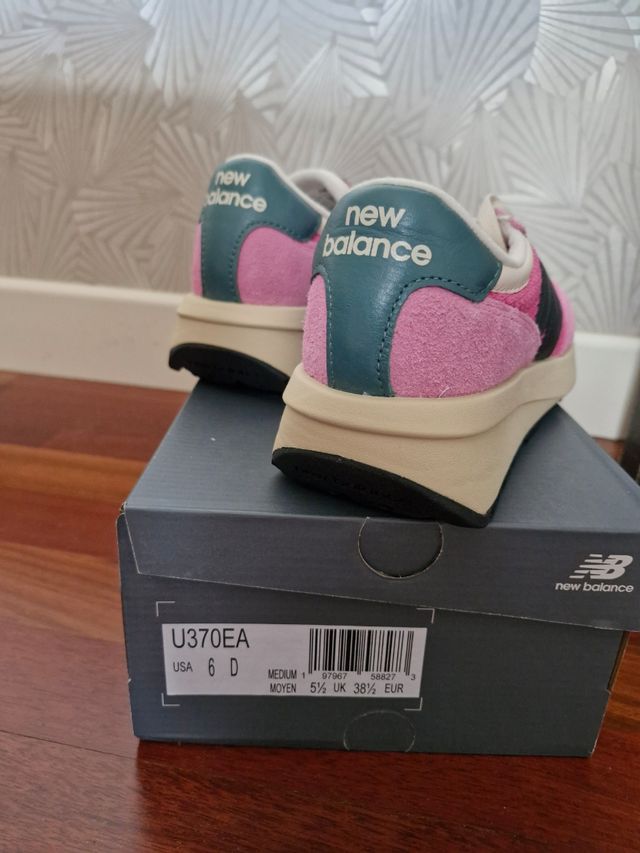 New Balance 370 rosas y negras