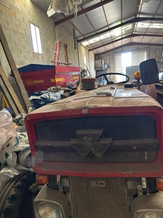 Tractor Massey Ferguson 147 -VE20387