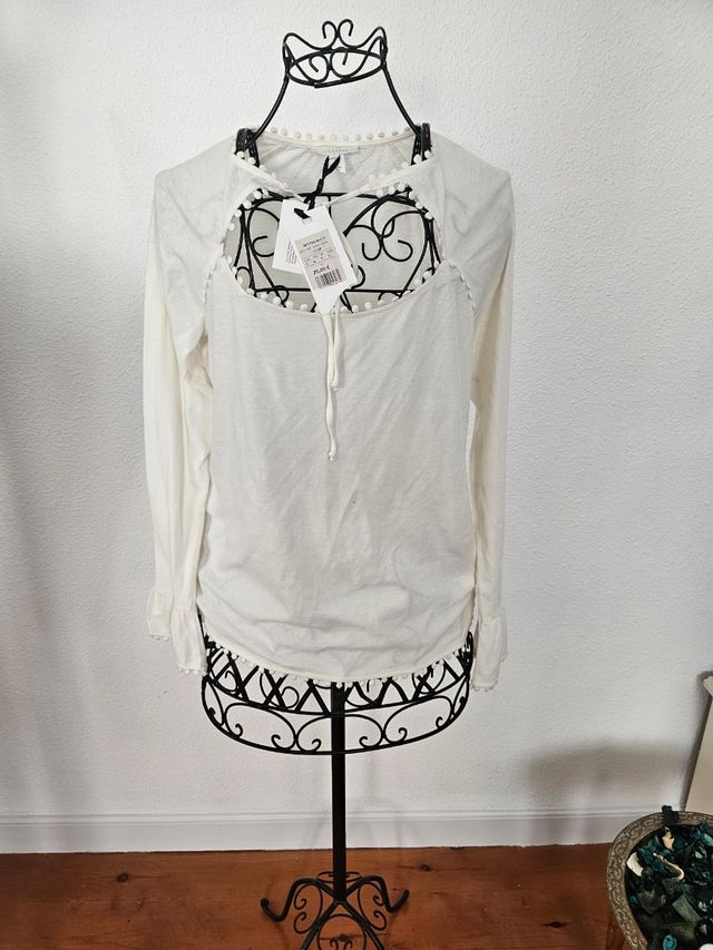 Blusa a estrenar  talla 38 , S en la etiqueta