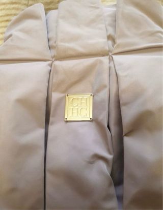 Gabardina Carolina Herrera 2022