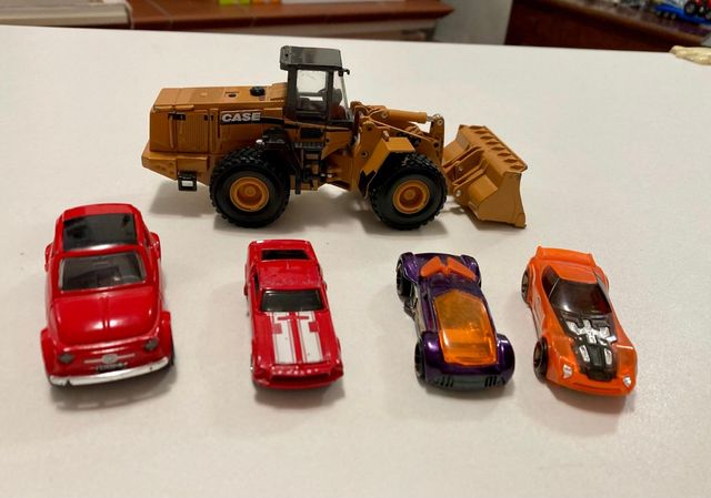 Macchinine varie e ruspa 