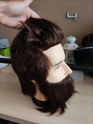 Maniquí caballero con barba y bigote