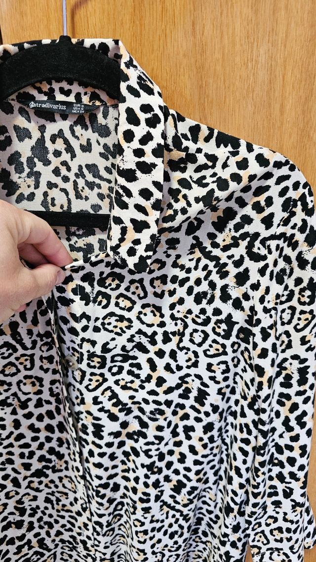 Camisa Stradivarius animal print talla 4