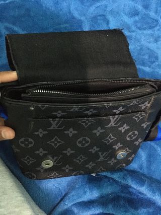 Bandolera Louis Vuitton negra y azul