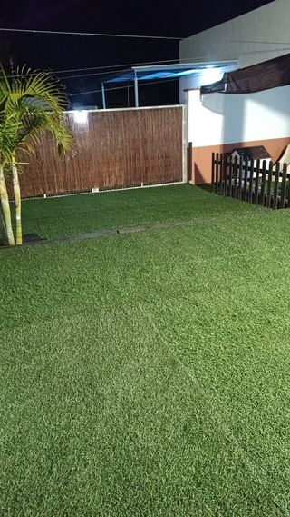 .Césped artificial reciclado.