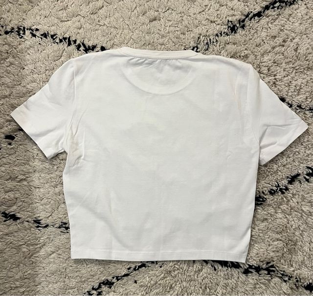 Camiseta básica cropped Zara