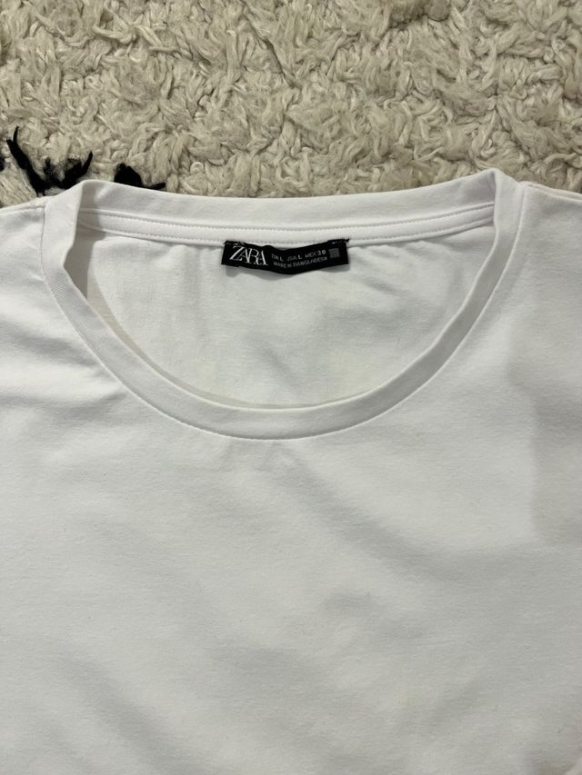 Camiseta básica cropped Zara