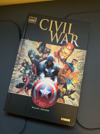 Civil War-Marvel Deluxe