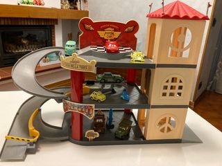 Garage Cars Disney Pixar