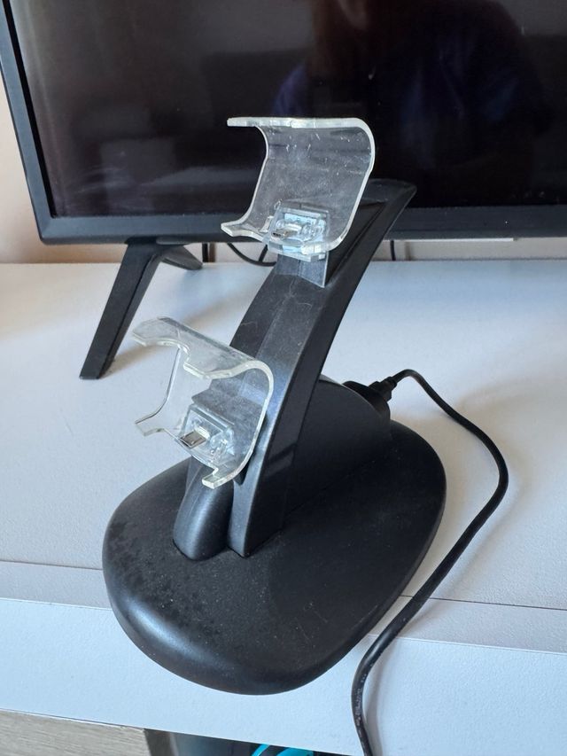 PS4 (PlayStation 4) negra