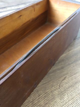 Cajón antiguo de madera