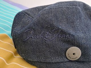 Gorra denim Jack & Jones + regalo camiseta