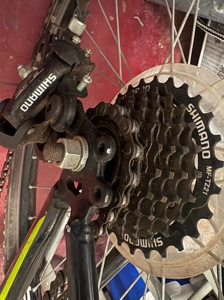 Bicicleta MTB Conor M
Como nueva, soporte regalo

