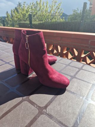 Botines Stradivarius burdeos