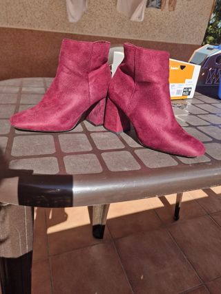 Botines Stradivarius burdeos