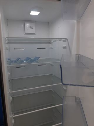 Nevera NF Beko inox.