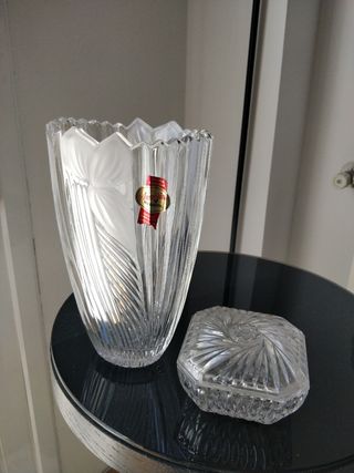Jarrón y Joyero de Cristal