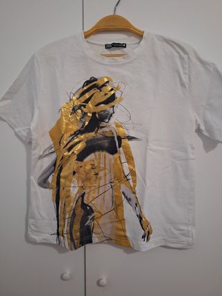 Camiseta Zara dibujo mujer