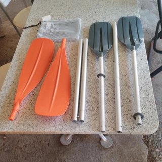 Kayak + 2 remi + gonfiatore per auto