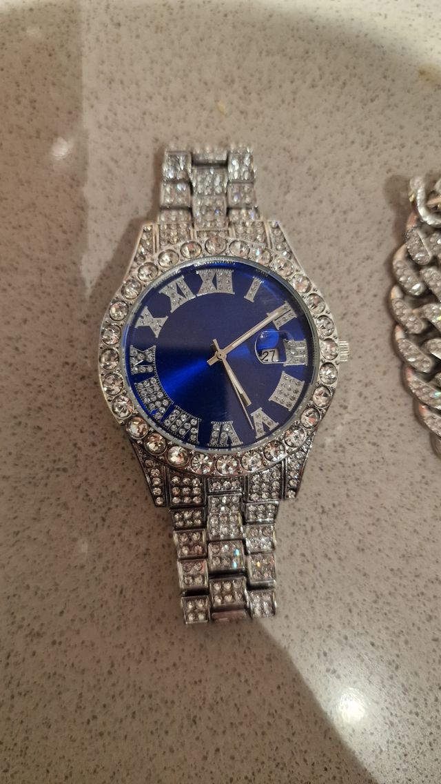 Orologio e braccialetto con zirconi