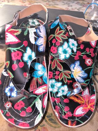 Sandali infradito estivi floreali