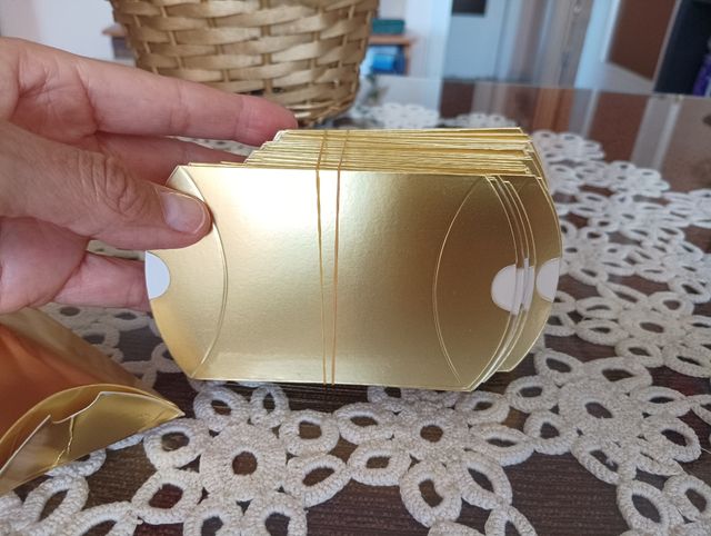 Cajitas regalo doradas