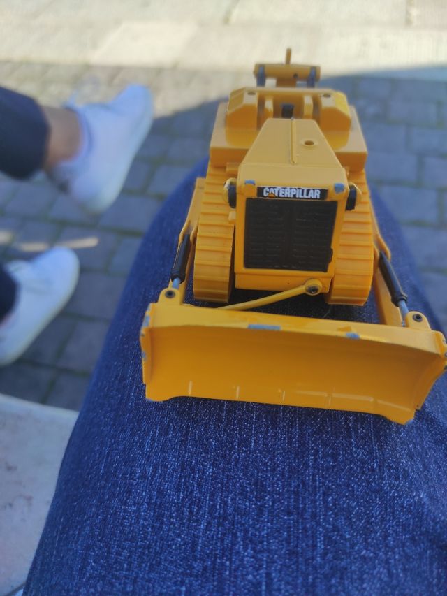Modellino Caterpillar D10N
