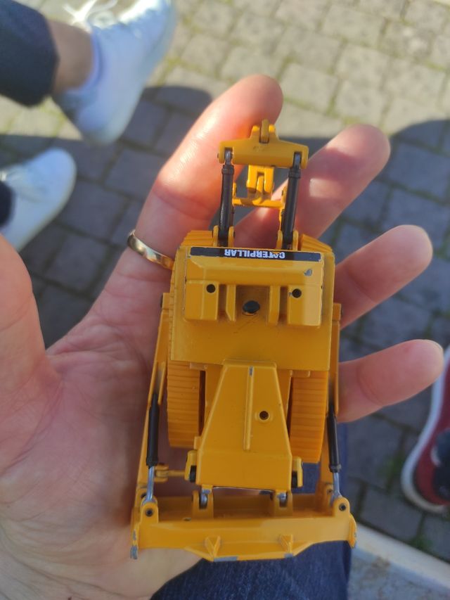 Modellino Caterpillar D10N