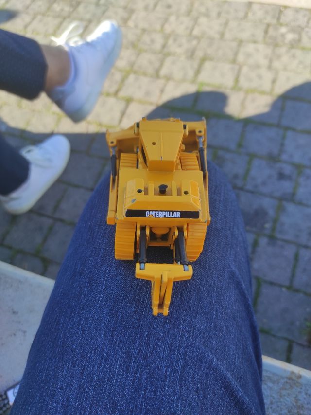 Modellino Caterpillar D10N