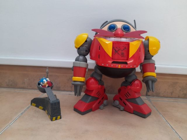 Funkos y figuras variadas.Escucho ofertas.