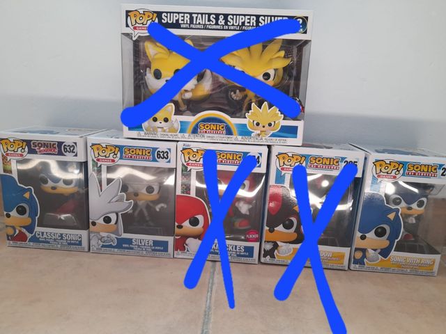 Funkos y figuras variadas.Escucho ofertas.