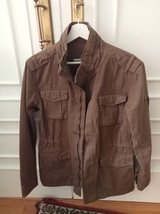 Chaqueta militar marrón Álvaro Moreno