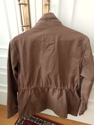 Chaqueta militar marrón Álvaro Moreno