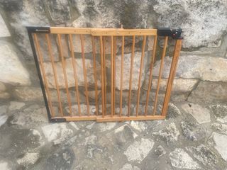 Puerta seguridad bebé madera