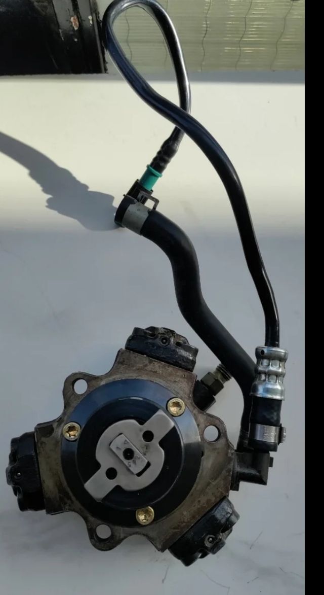 Bomba de gasoil Opel corsa C 1.3 CDTI