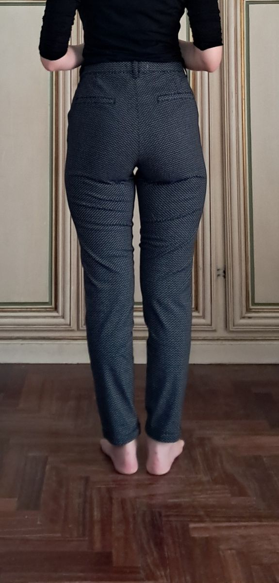 Pantaloni classici con risvoltino 