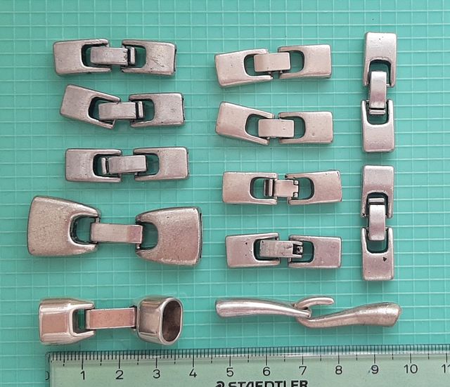 Abalorios y cierres de metal para cuero, ante...