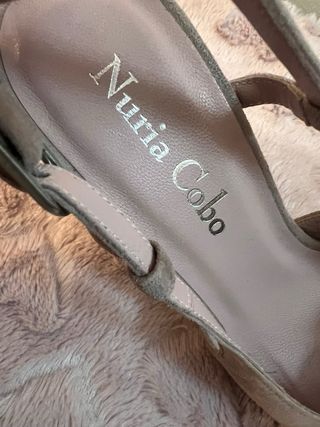 Zapatos Nuria Cobo beige nude
