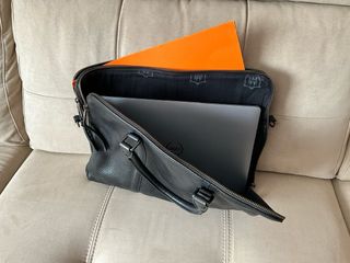 Maletín Massimo Dutti piel negra