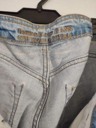 Pantalones "rotos" talla 38