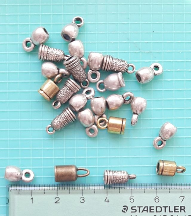 Terminales de metal para cuero y cordones