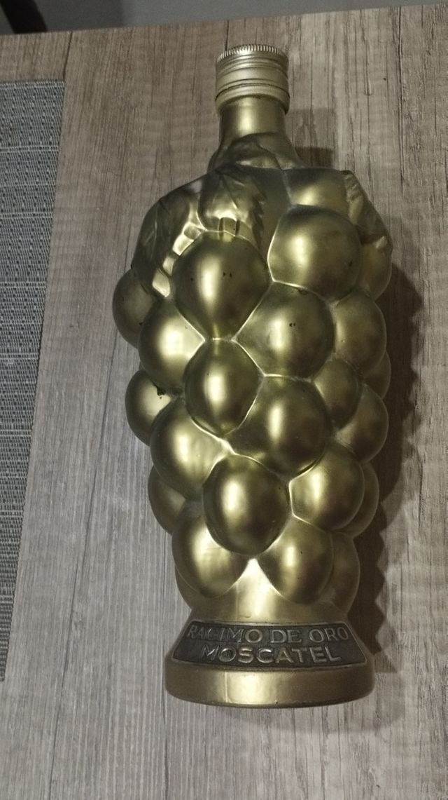 Botella Moscatel Racimo de Oro