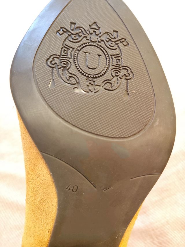 Botas piel marrón marca Unisa