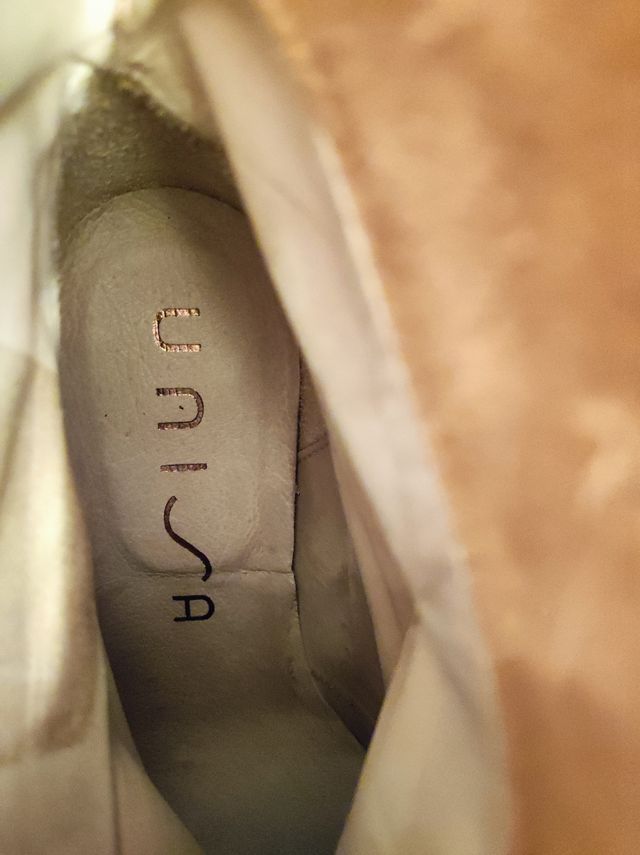 Botas piel marrón marca Unisa