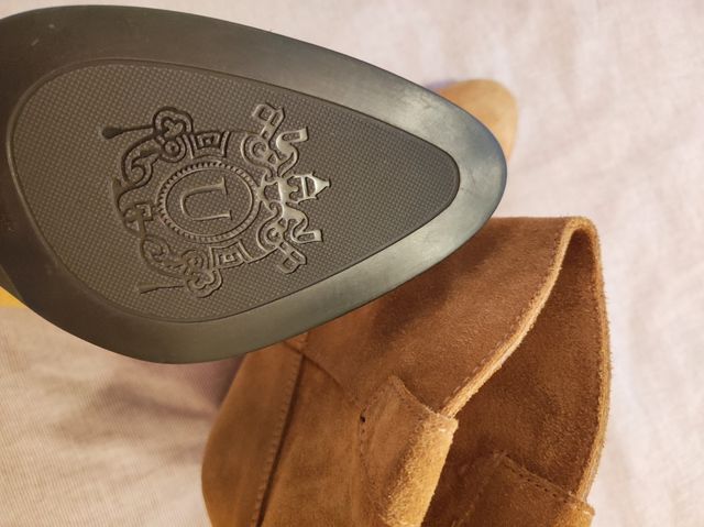 Botas piel marrón marca Unisa