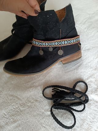 Botines negros boho