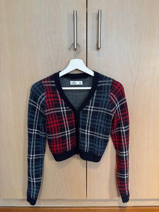 Jersey Hollister talla XS.