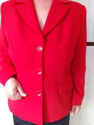 Americana roja talla 44