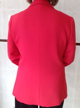 Americana roja talla 44