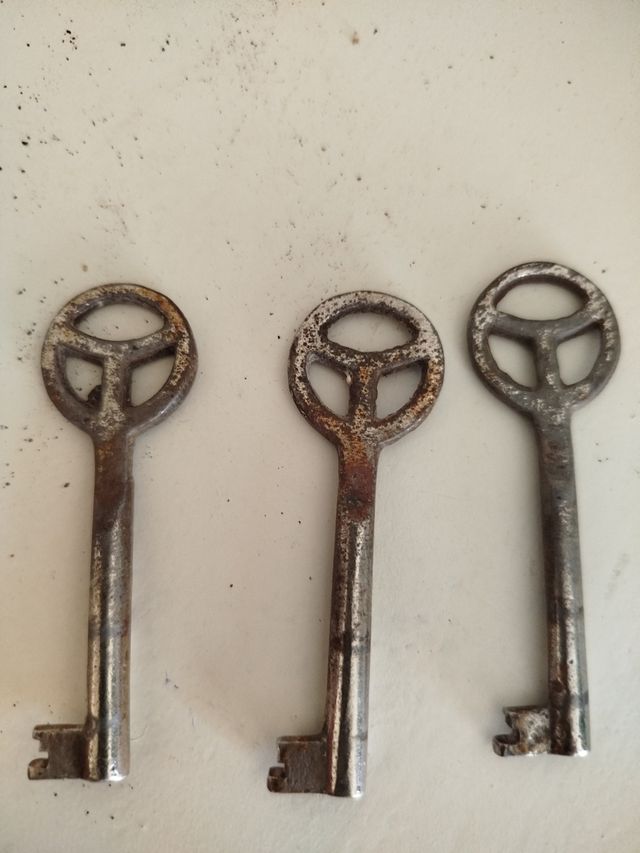 3 Llaves Antigüas Forja Artesanal para muebles